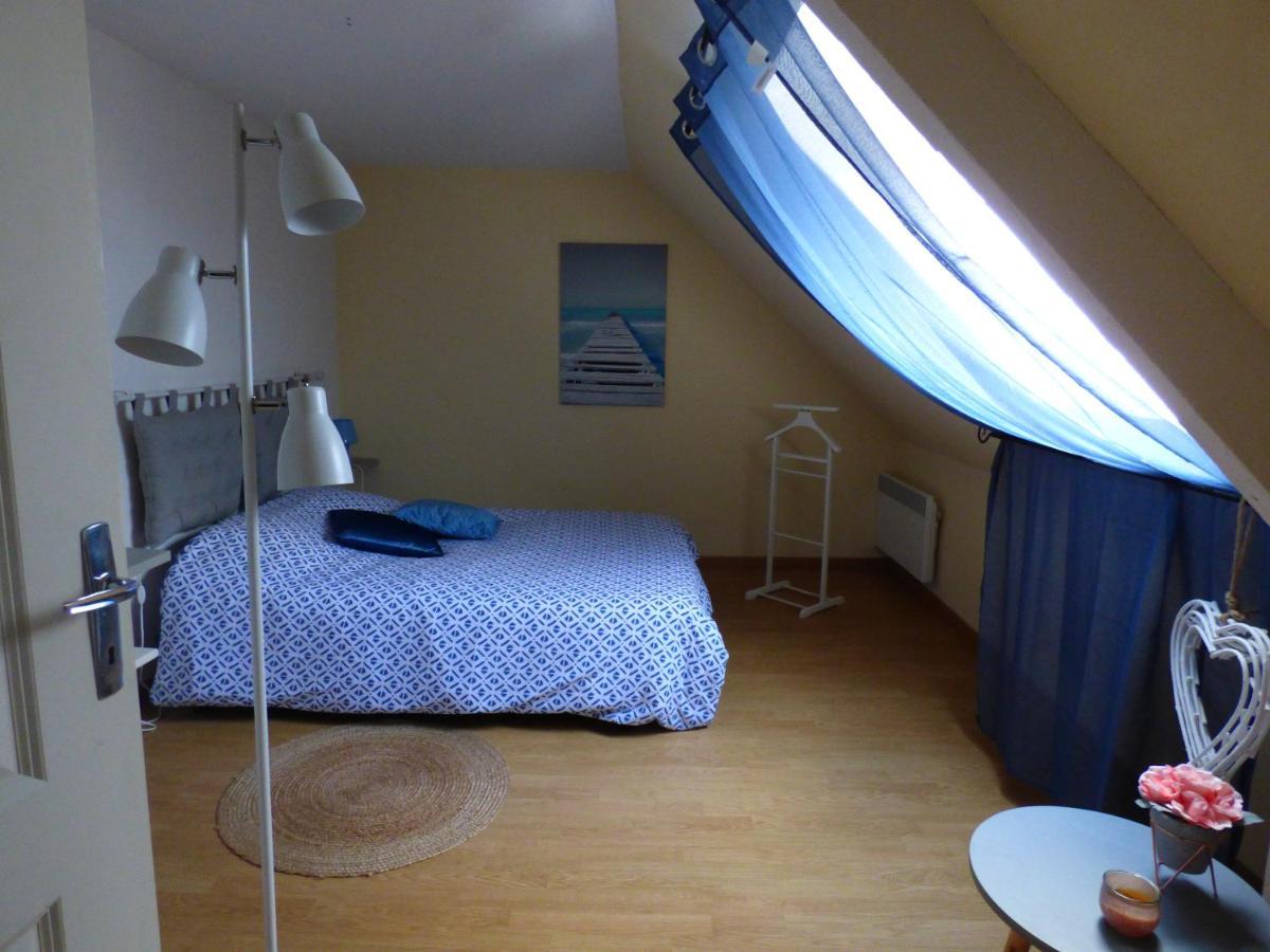 Les Petites Brosses Bed & Breakfast Montbizot Exterior photo