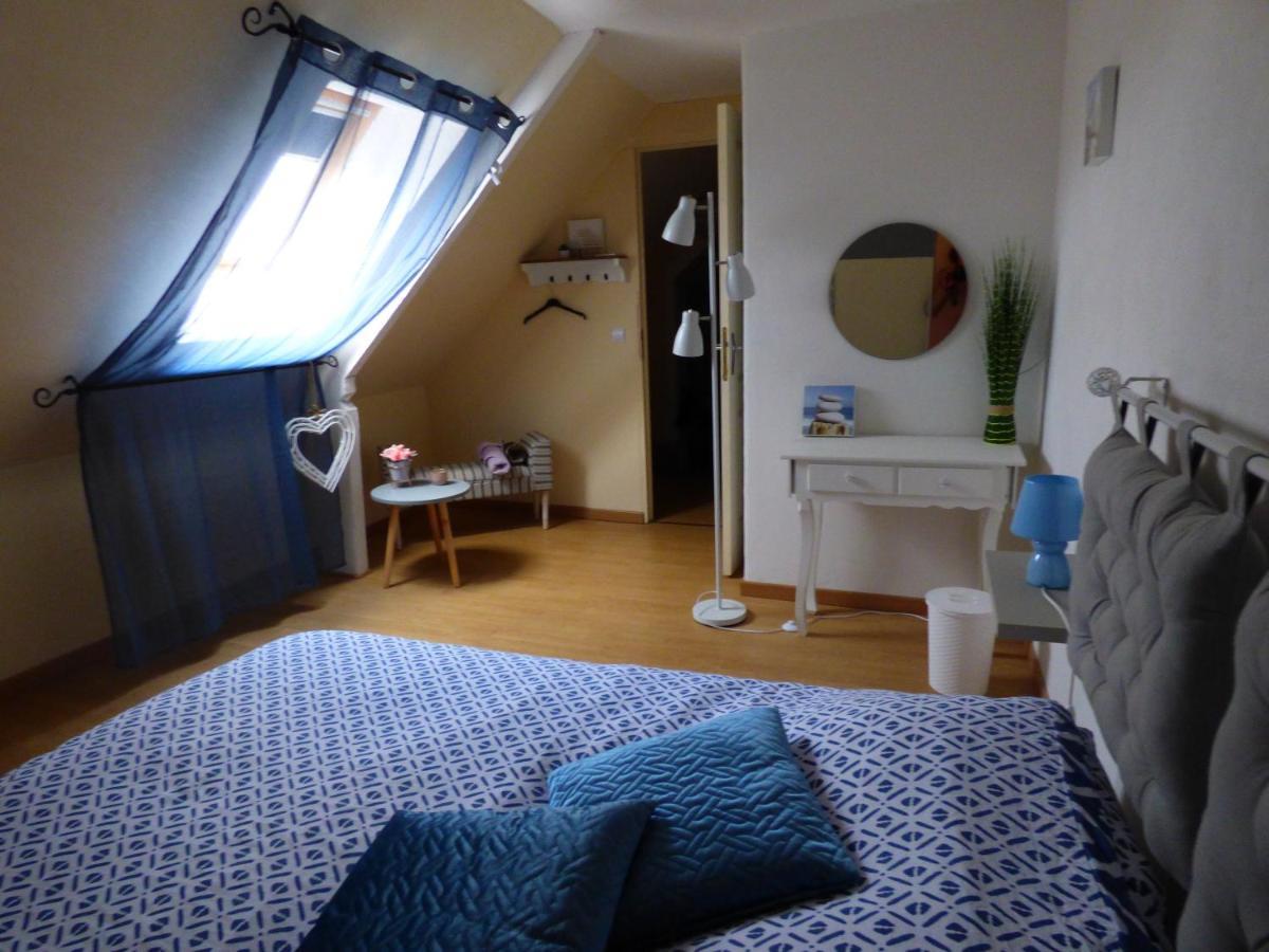 Les Petites Brosses Bed & Breakfast Montbizot Exterior photo
